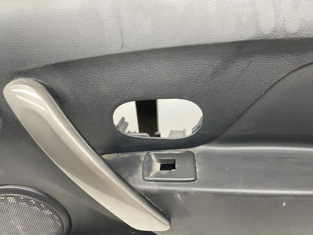 Обшивка двери передней правой, 1500 рублей, Пермь