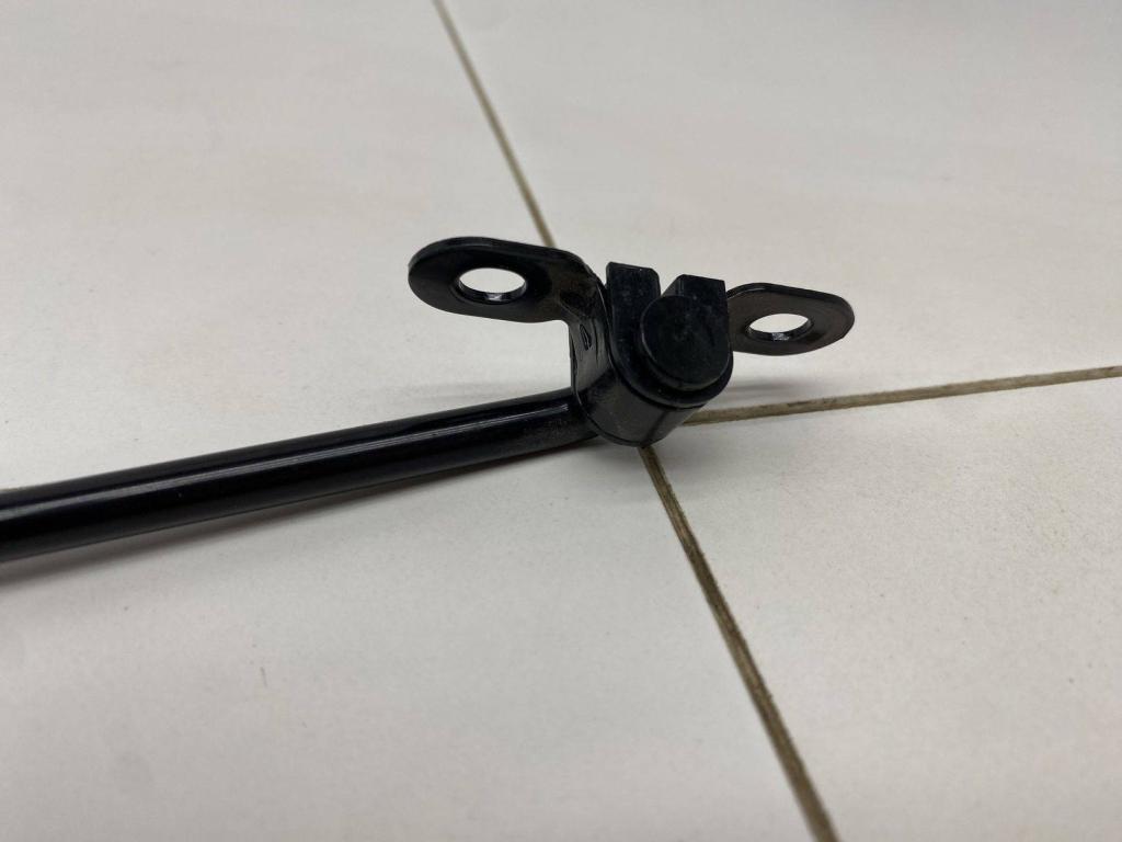 Держатель капота, 500 рублей, Пермь