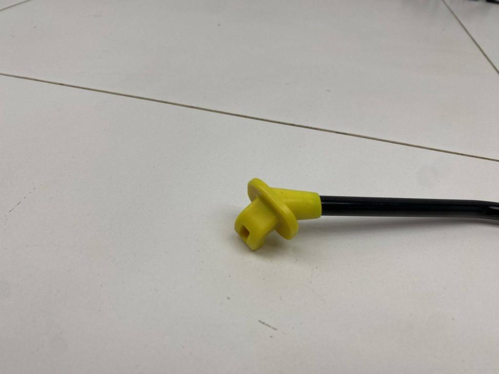 Держатель капота, 500 рублей, Пермь