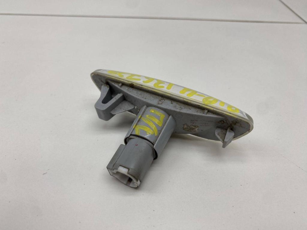 Повторитель на крыло левый, 2000 рублей, Пермь