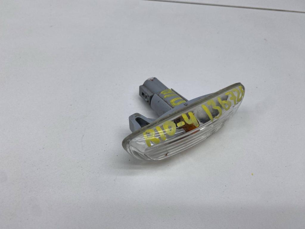 Повторитель на крыло правый, 2000 рублей, Пермь