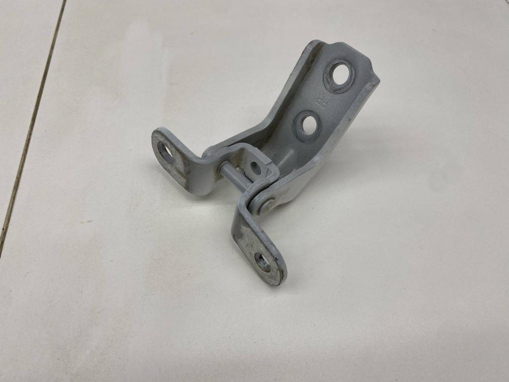 Петля двери передней левой верхняя, 2000 рублей, Пермь