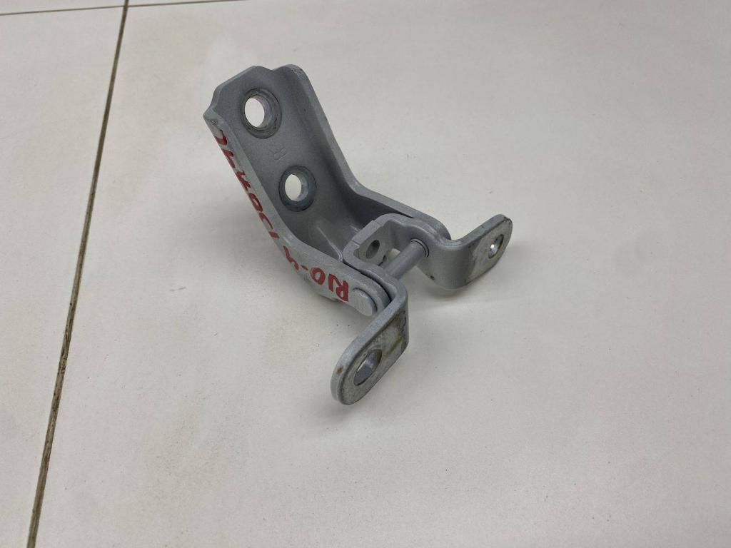 Петля двери передней левой верхняя, 2000 рублей, Пермь