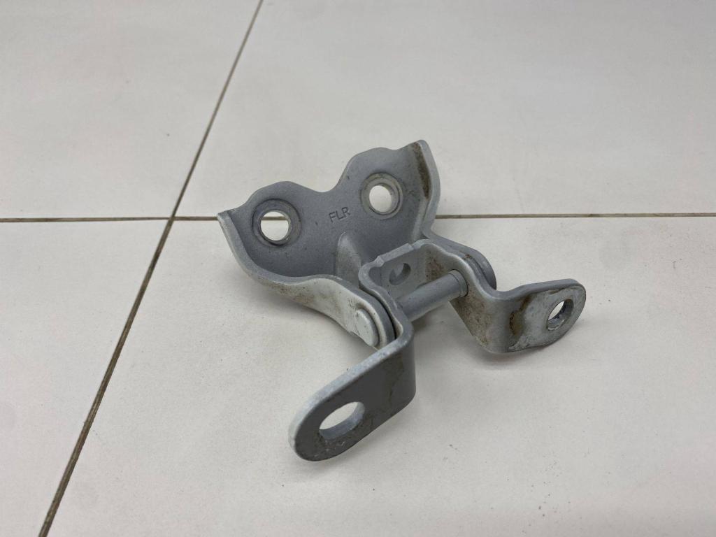 Петля двери передней правой нижняя, 2000 рублей, Пермь