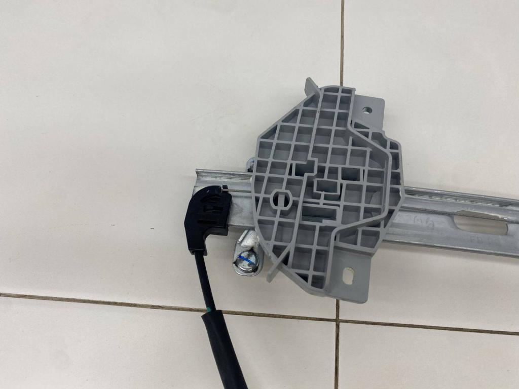 Стеклоподъемник механический задний правый, 5000 рублей, Пермь