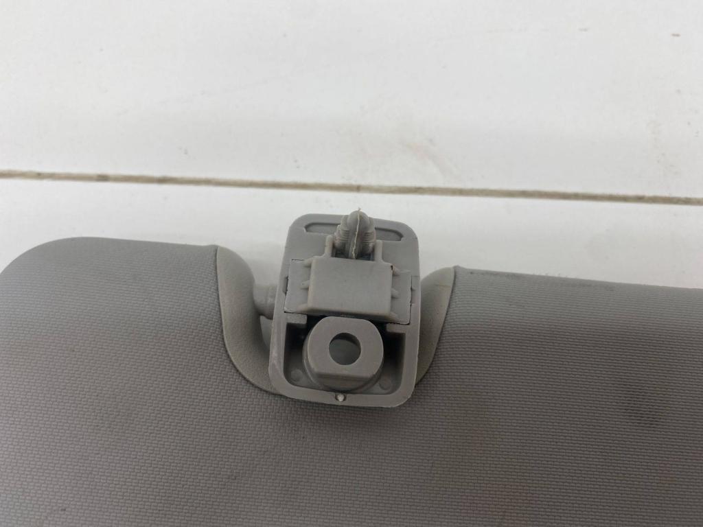 Козырек солнцезащитный левый, 1000 рублей, Пермь