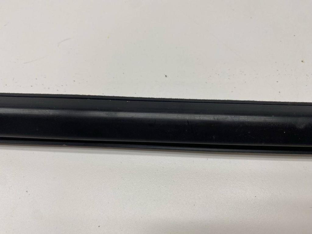 Накладка стекла переднего правого, 1000 рублей, Пермь