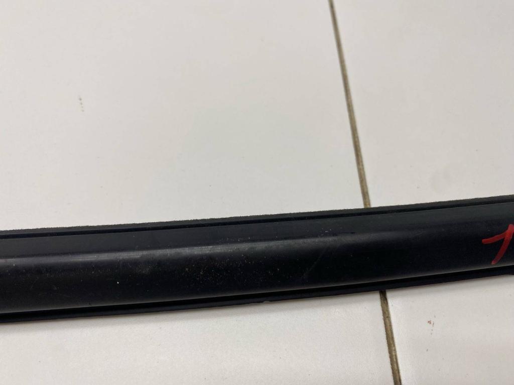 Накладка стекла переднего правого, 1000 рублей, Пермь