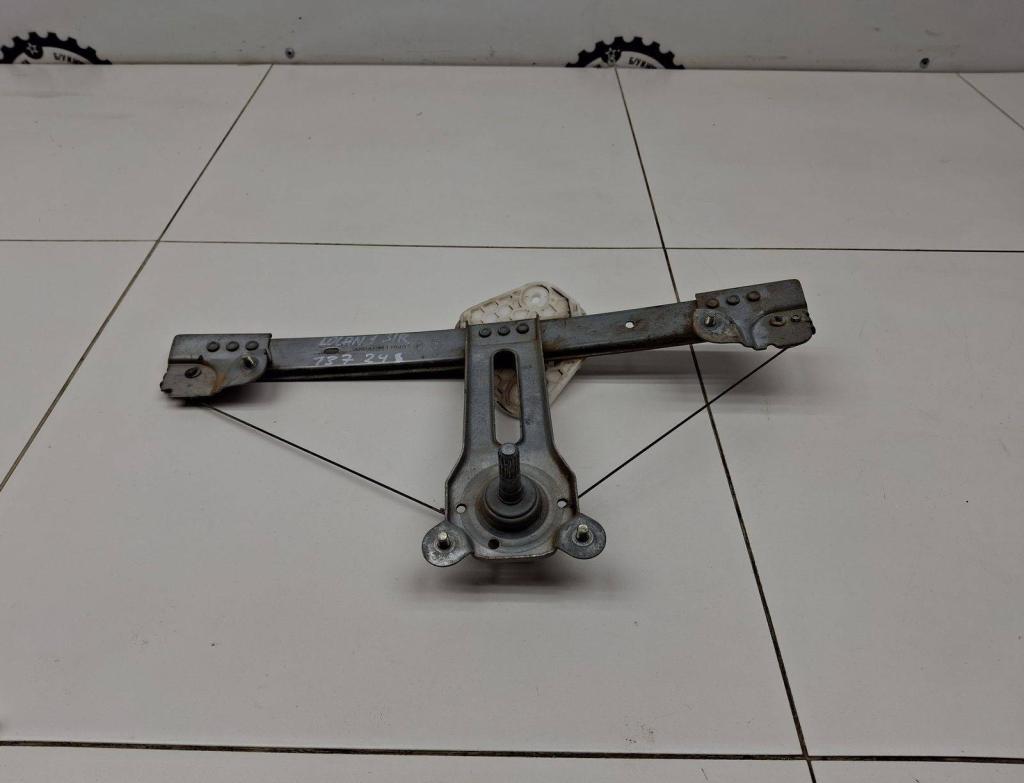 Стеклоподъемник механический задний правый, 500 рублей, Пермь