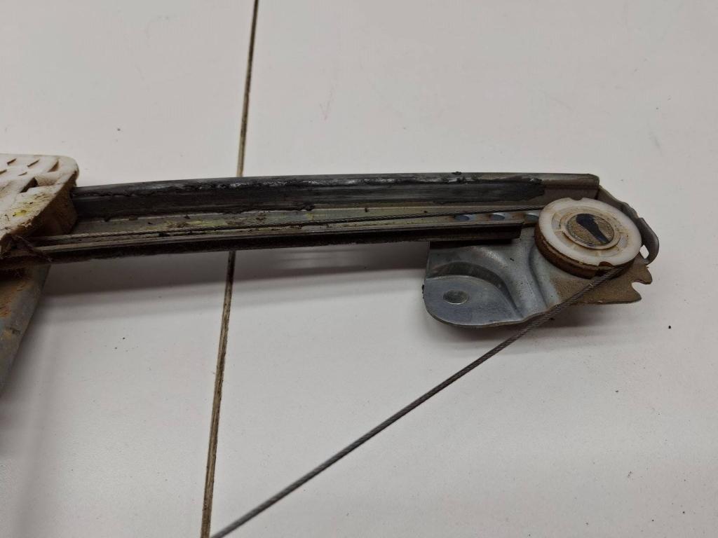 Стеклоподъемник механический задний правый, 500 рублей, Пермь