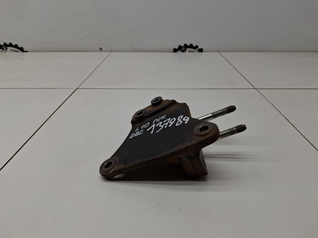 Кронштейн двигателя правый, 500 рублей, Пермь