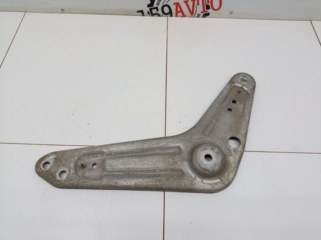 Кронштейн задней балки, 1000 рублей, Пермь