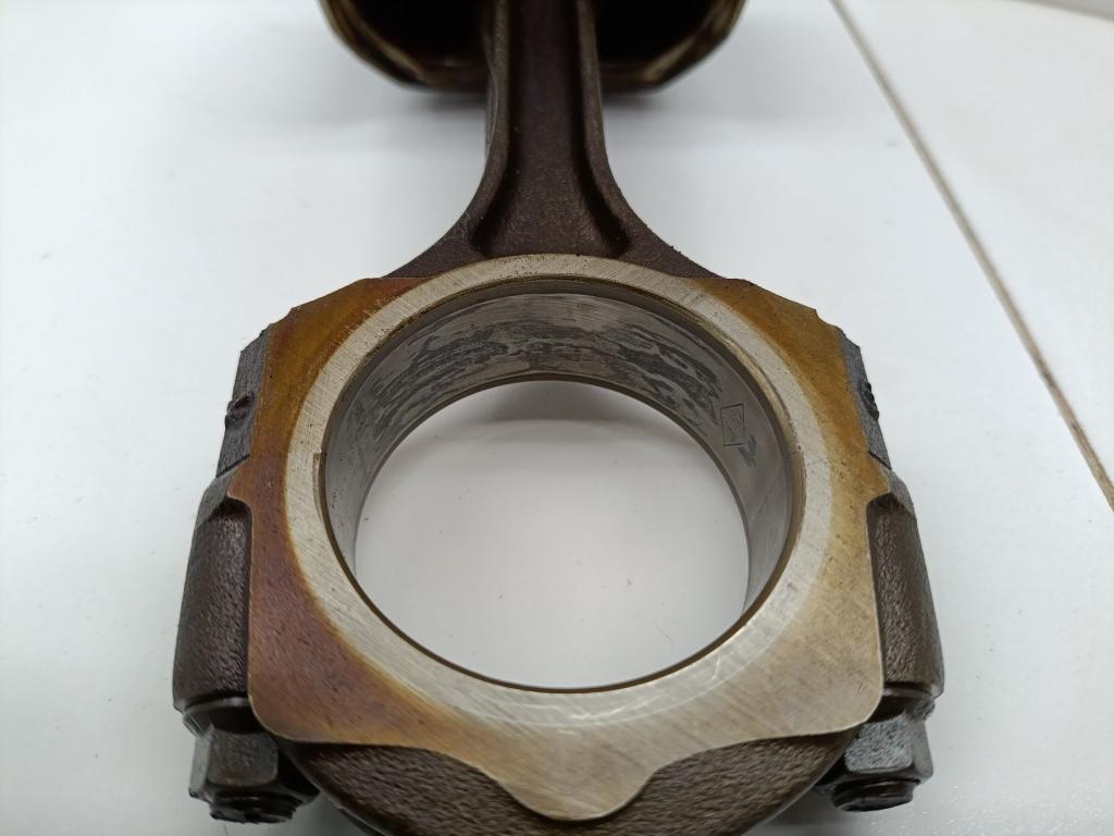 Поршень с шатуном, 2000 рублей, Пермь