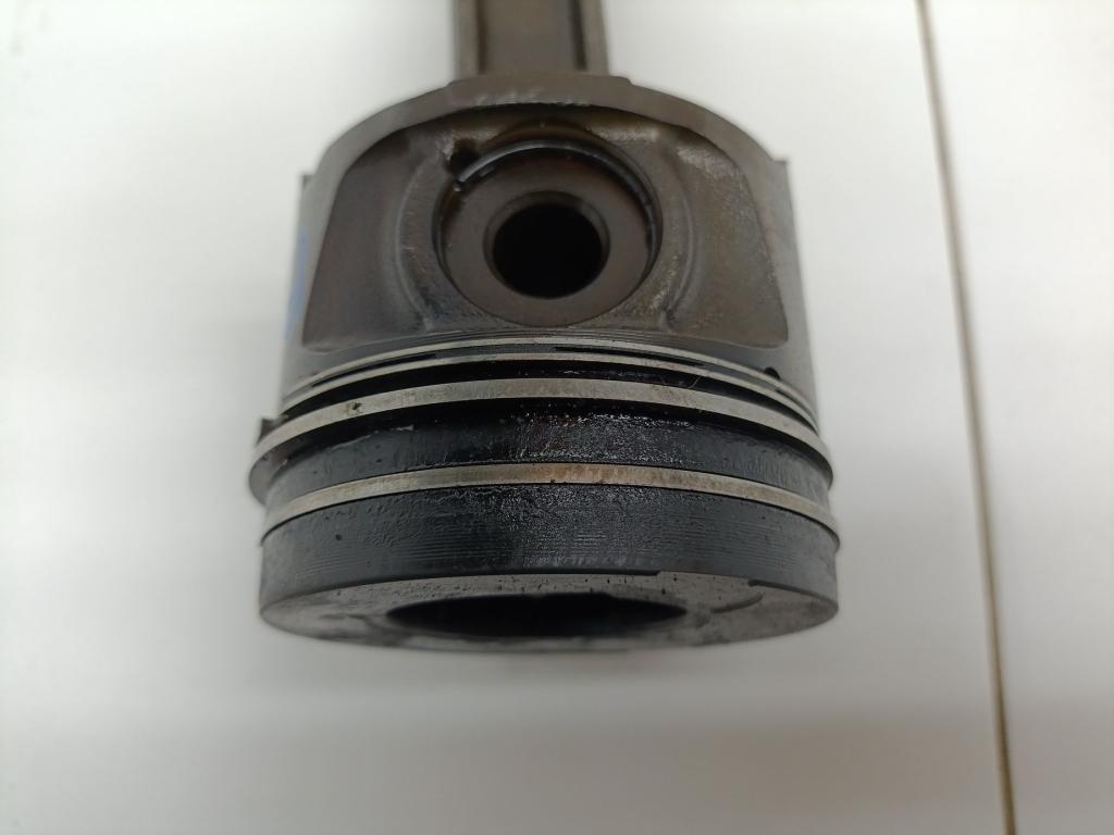 Поршень с шатуном, 3000 рублей, Пермь