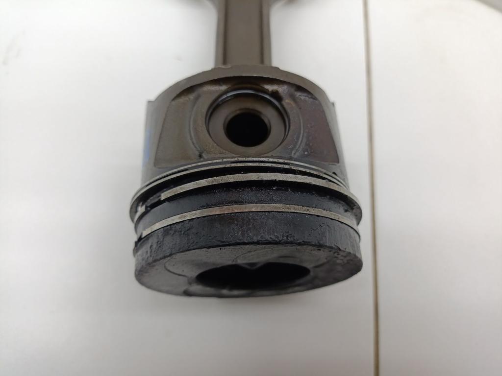 Поршень с шатуном, 3000 рублей, Пермь