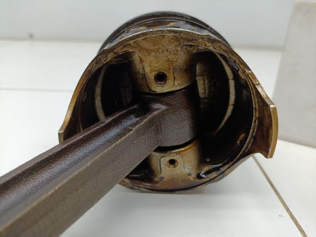 Поршень с шатуном, 1500 рублей, Пермь