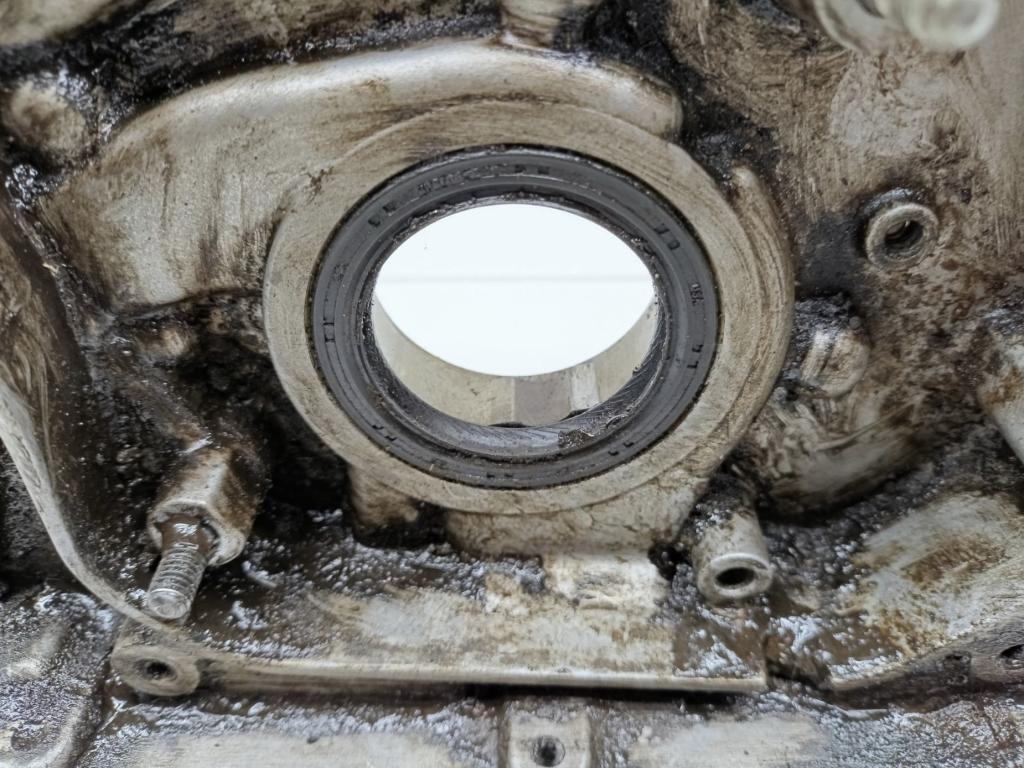 Насос масляный, 6000 рублей, Пермь