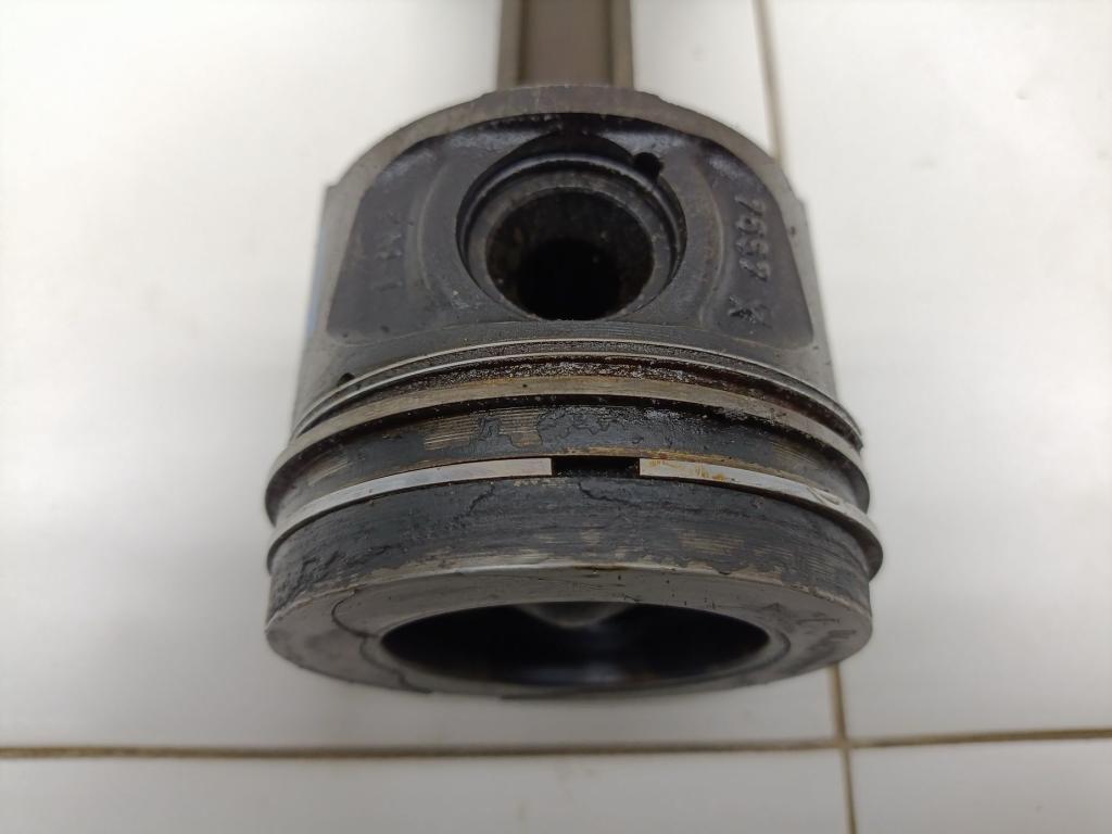 Поршень с шатуном, 4000 рублей, Пермь