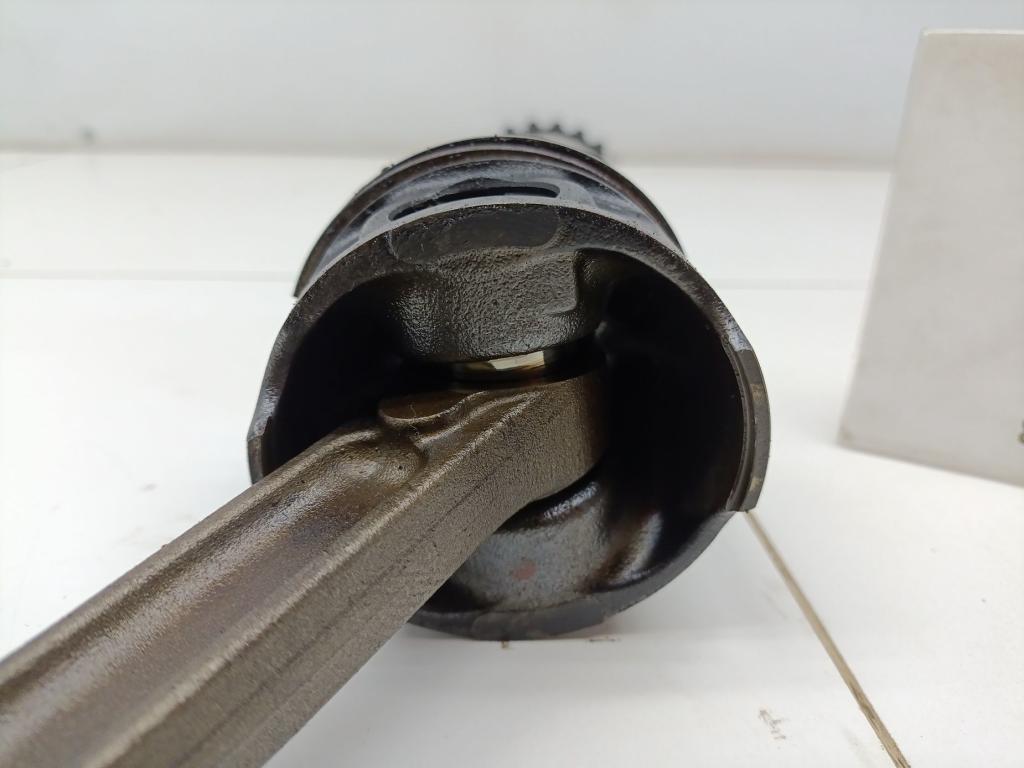 Поршень с шатуном, 4000 рублей, Пермь