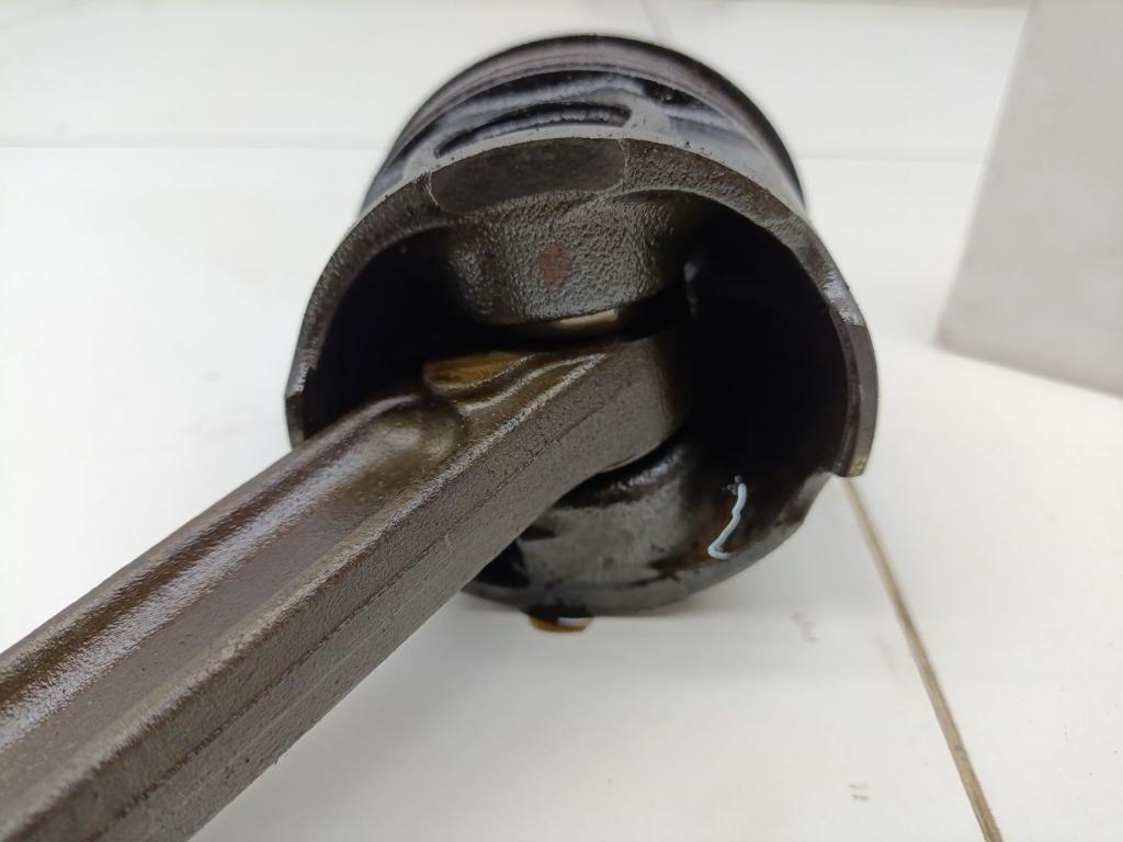 Поршень с шатуном, 4000 рублей, Пермь