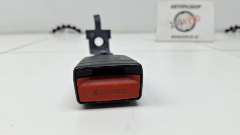 Ответная часть ремня безопасности, 1000 рублей, Пермь