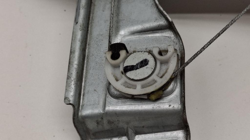 Стеклоподъемник механический задний правый, 500 рублей, Пермь