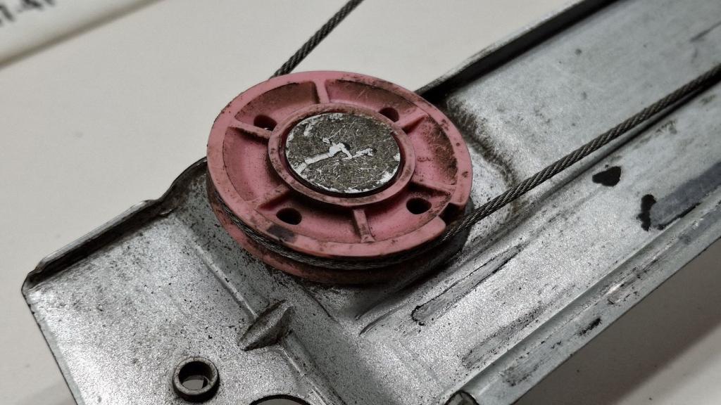 Стеклоподъемник механический задний правый, 500 рублей, Пермь