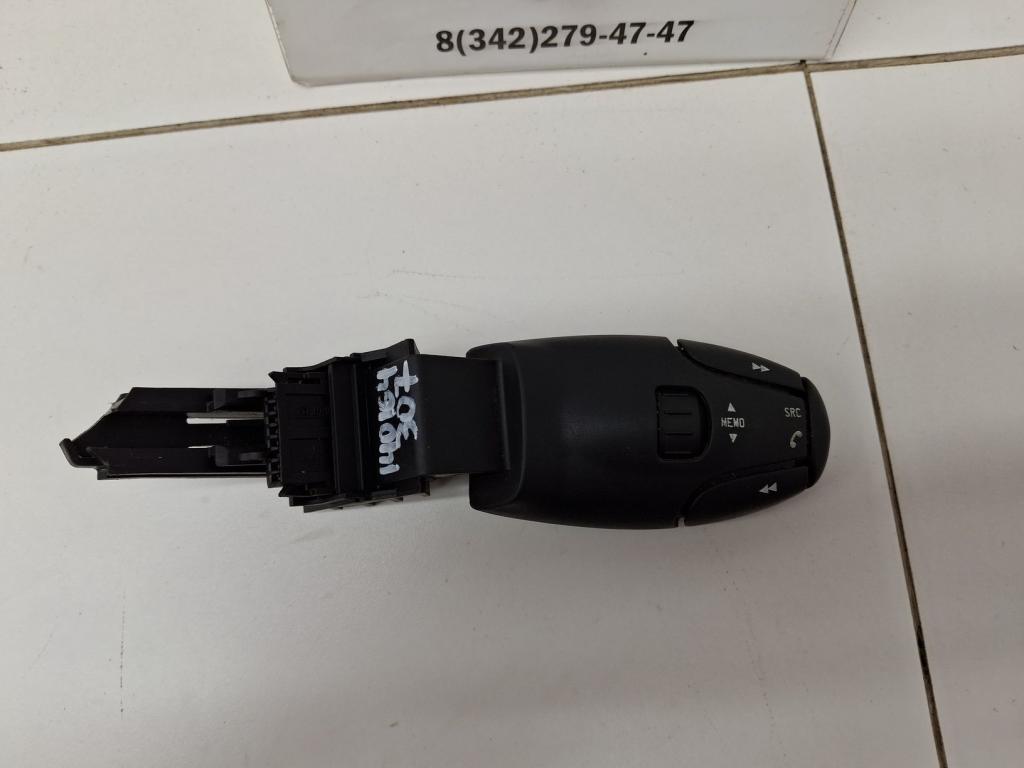 Переключатель подрулевой управления магнитолой, 1000 рублей, Пермь