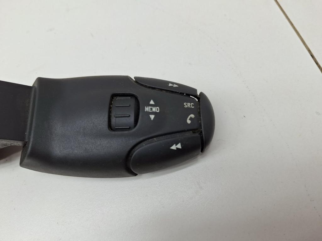 Переключатель подрулевой управления магнитолой, 1000 рублей, Пермь