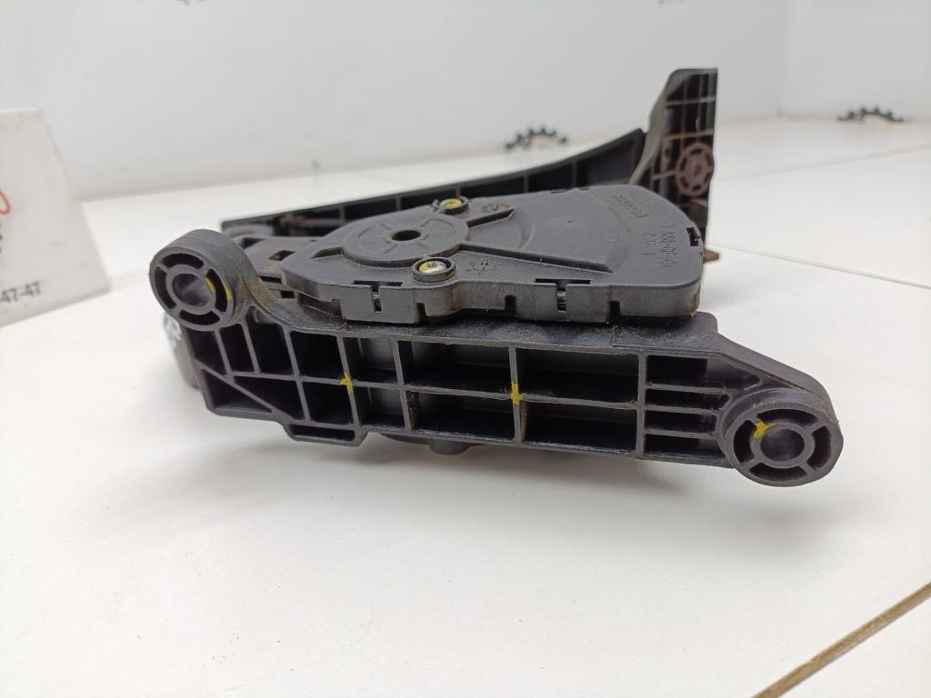 Педаль газа, 2000 рублей, Пермь