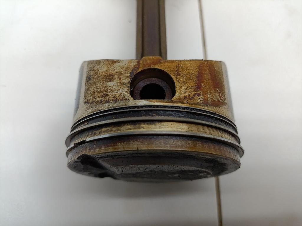 Поршень с шатуном, 1600 рублей, Пермь