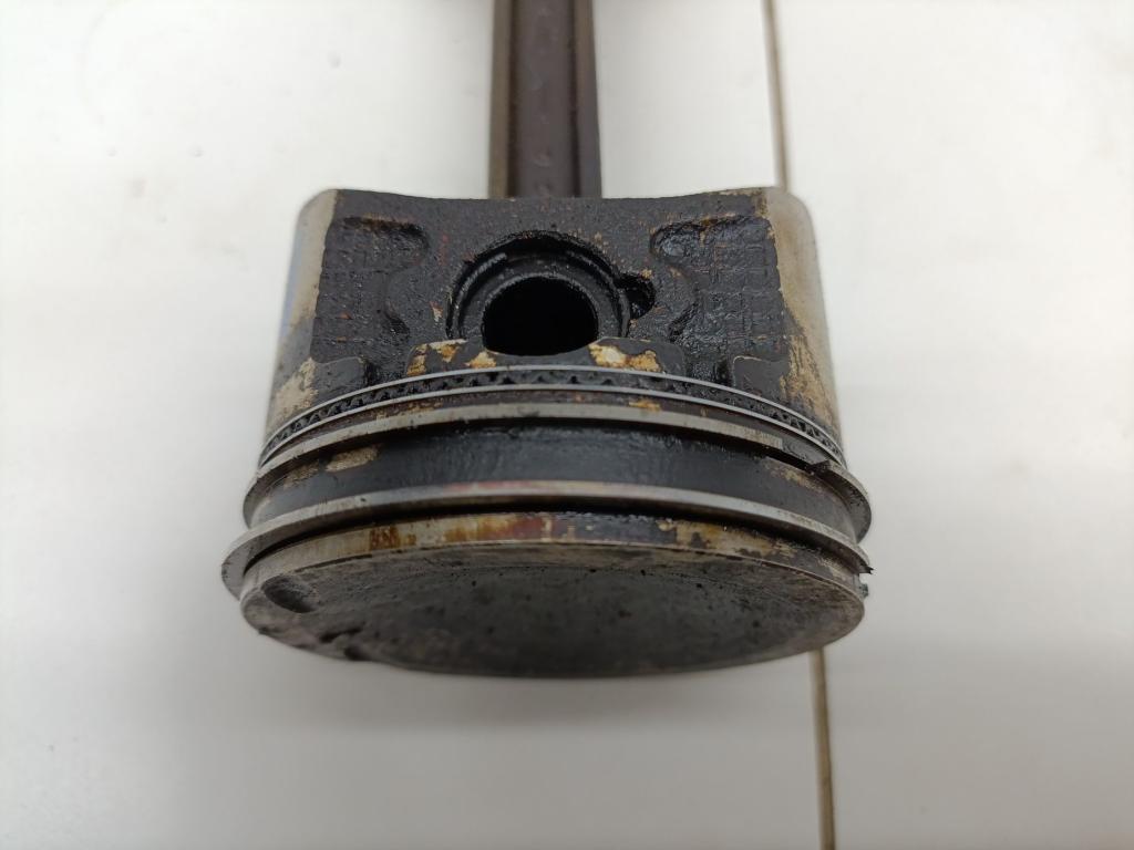 Поршень с шатуном, 1500 рублей, Пермь