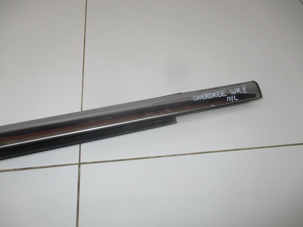 Накладка стекла переднего левого, 2000 рублей, Пермь