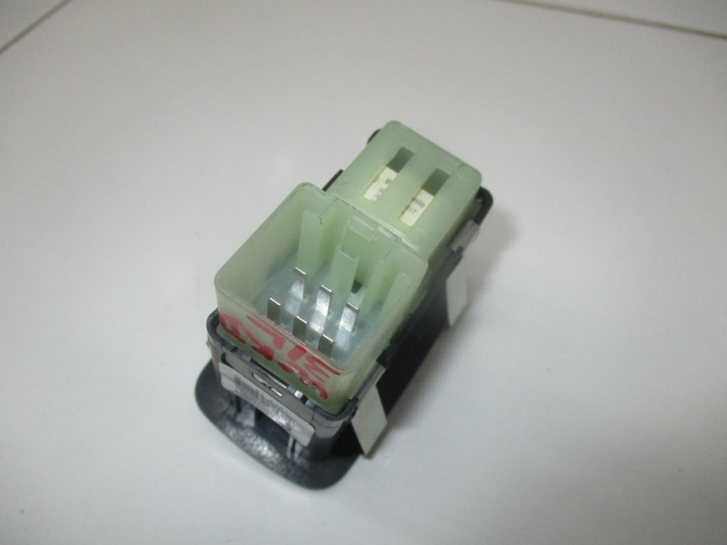 Кнопка стеклоподъемника, 1000 рублей, Пермь