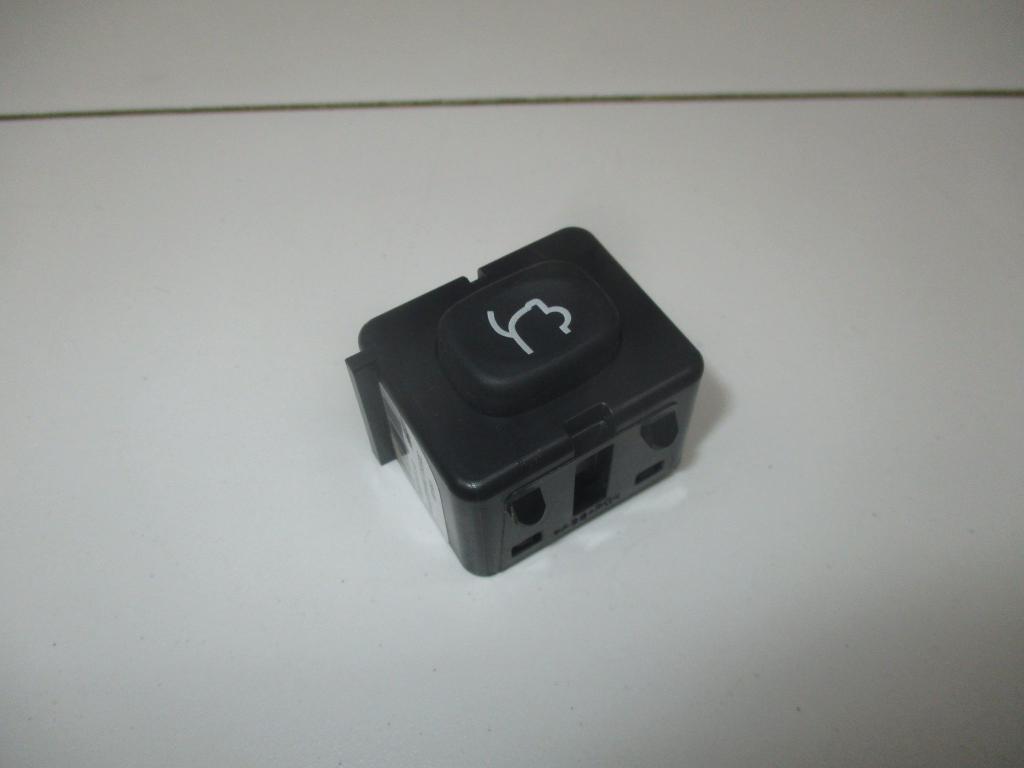 Кнопка закрывания багажника, 1000 рублей, Пермь