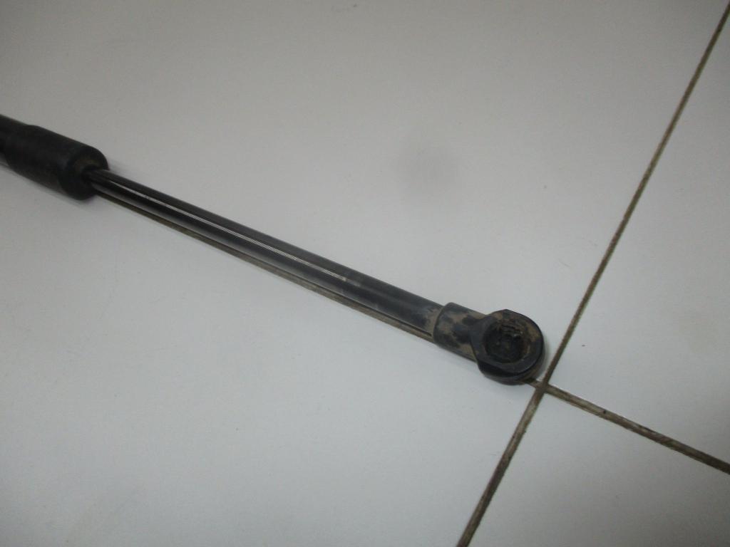 Амортизатор двери багажника, 500 рублей, Пермь