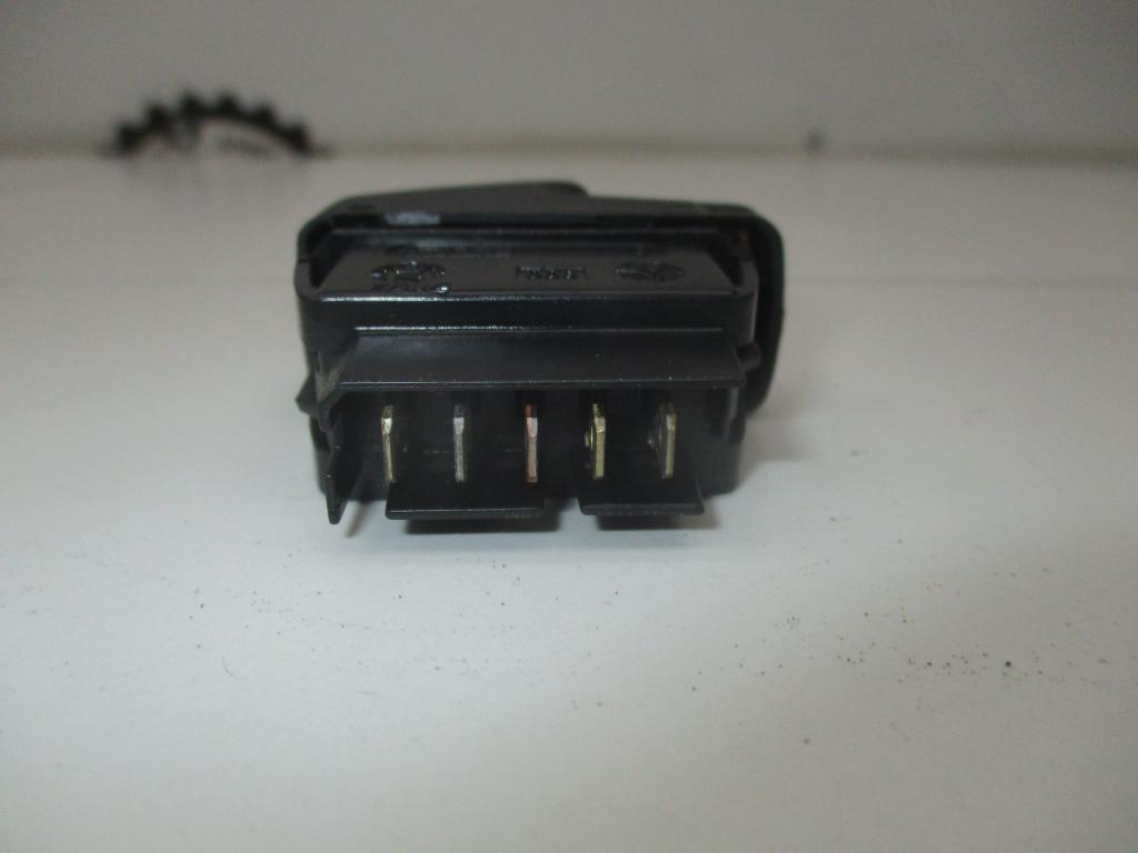 Кнопка стеклоподъемника, 500 рублей, Пермь