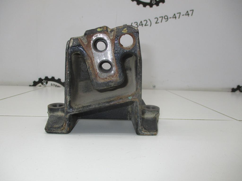 Кронштейн КПП левый, 1000 рублей, Пермь