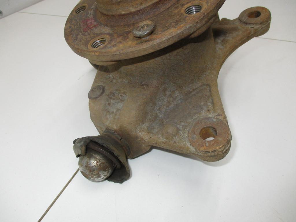 Кулак поворотный передний правый, 5000 рублей, Пермь