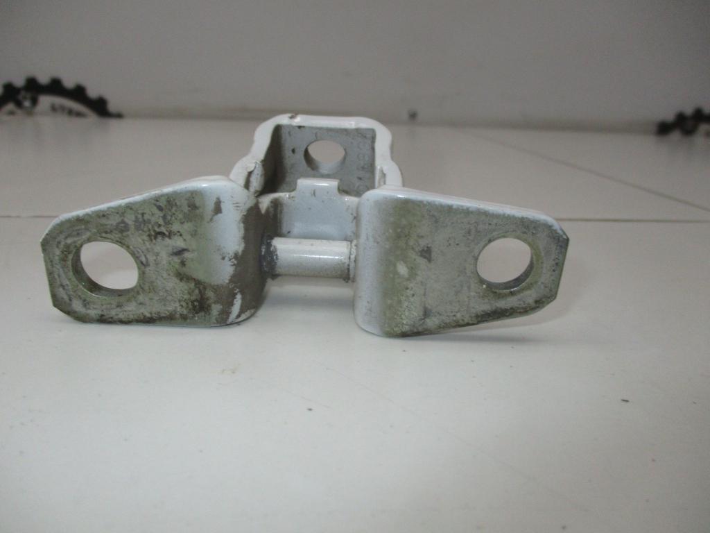 Петля двери задней правой верхняя, 550 рублей, Пермь