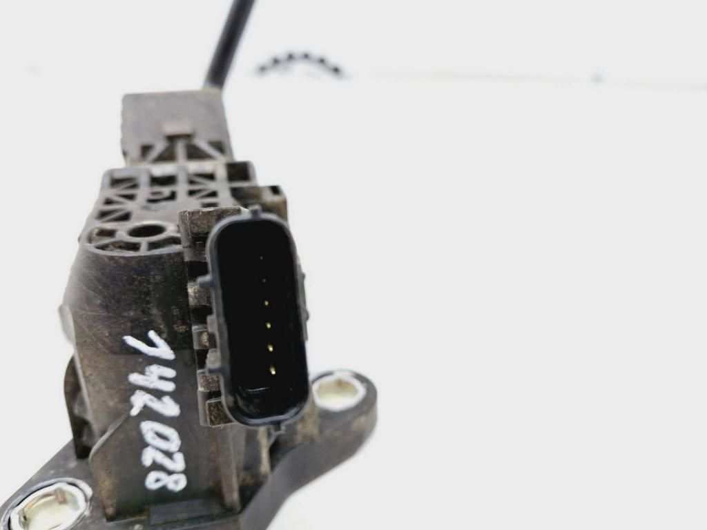 Педаль газа, 2000 рублей, Пермь