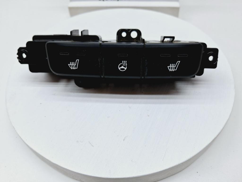 Кнопка обогрева сидений, 2000 рублей, Пермь