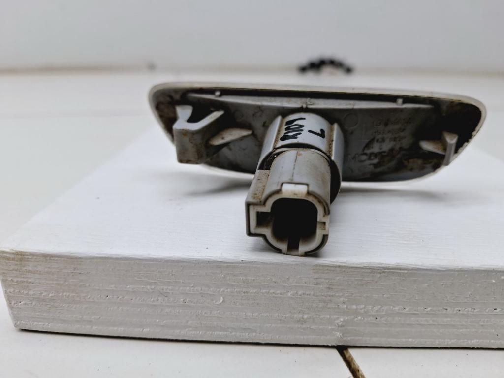 Повторитель на крыло левый, 1500 рублей, Пермь