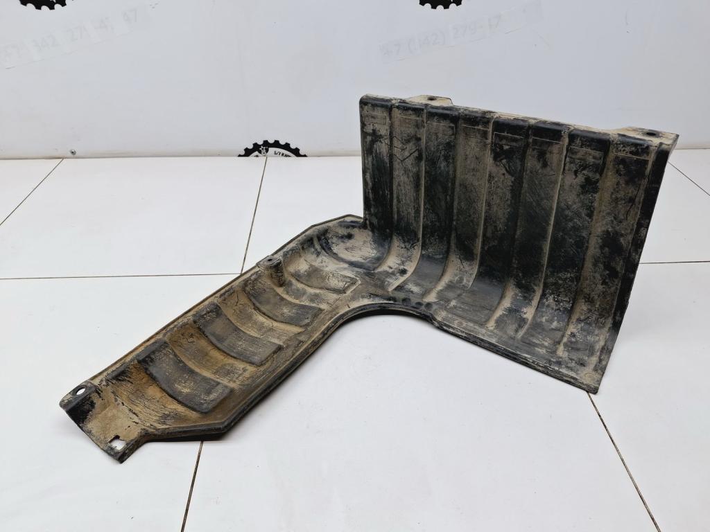 Пыльник двигателя боковой правый, 1000 рублей, Пермь