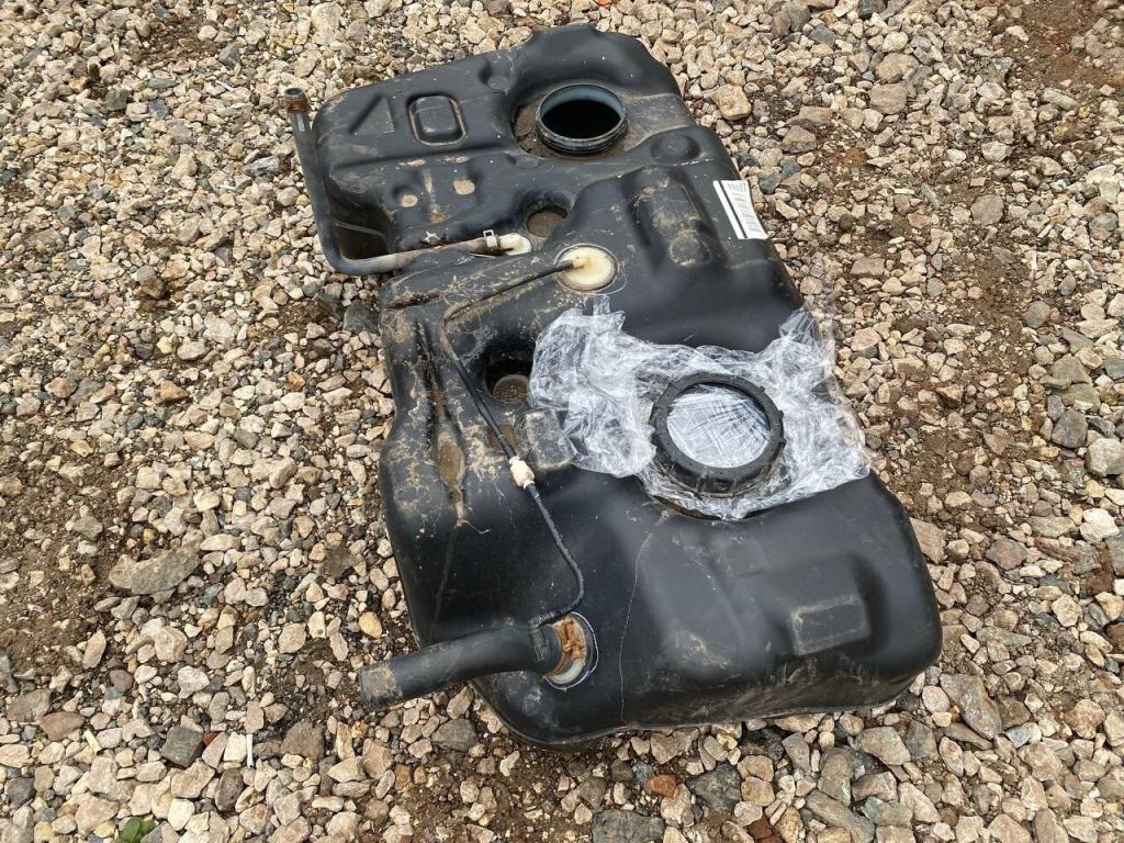 Бак топливный, 2000 рублей, Пермь