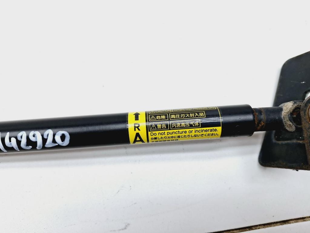 Амортизатор стекла багажника, 1500 рублей, Пермь