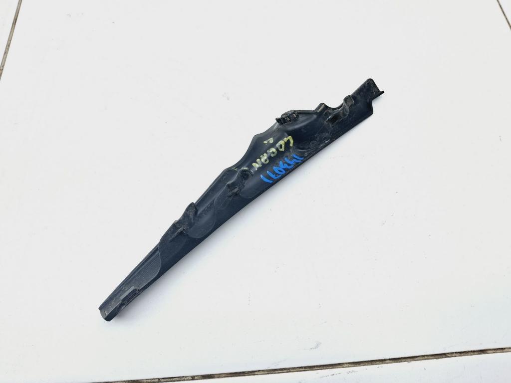 Накладка лобового стекла левая, 500 рублей, Пермь