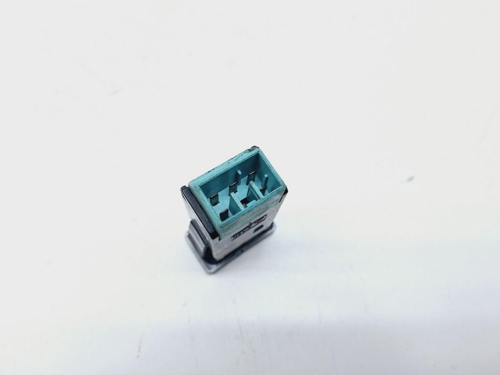 Кнопка стеклоочистителя заднего, 500 рублей, Пермь