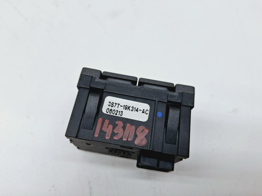 Кнопка обогрева сидений, 2500 рублей, Пермь