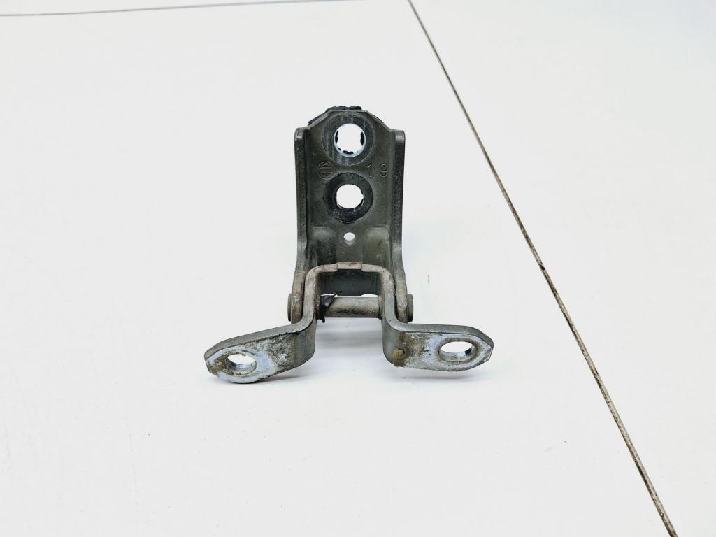 Петля двери передней левой нижняя, 1500 рублей, Пермь